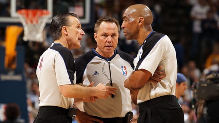 how much money does a basketball referee make