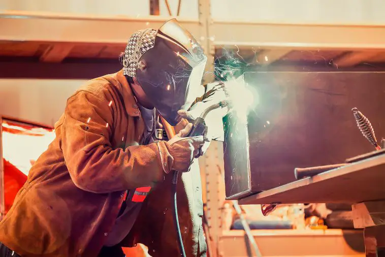 Can You Be a Welder With Glasses